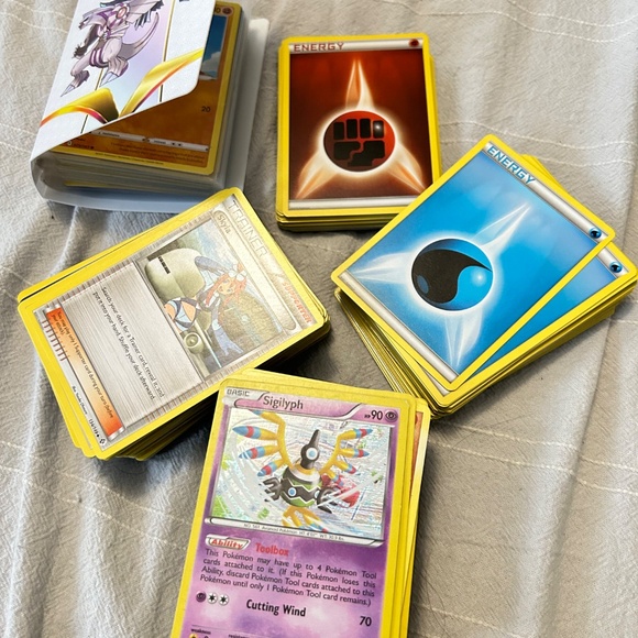 Pokémon cards (Randomized) - Picture 2 of 2